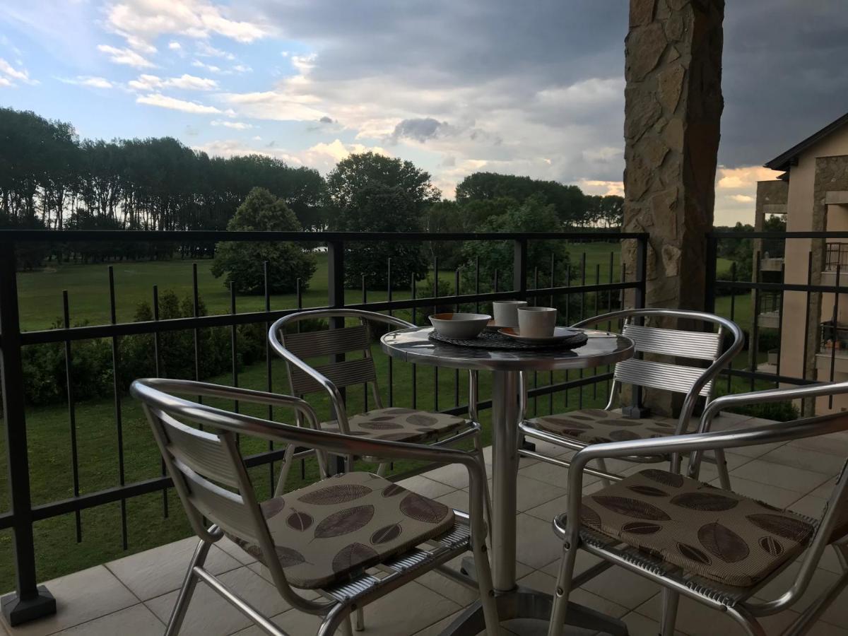 Lili Apartman Birdland Buekfuerdo Екстериор снимка